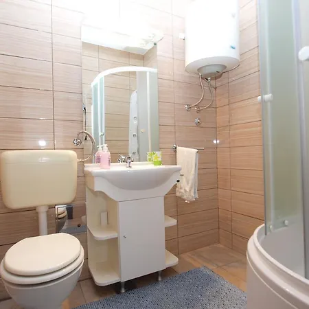 Apartment Dalibor 1400 Pavicini